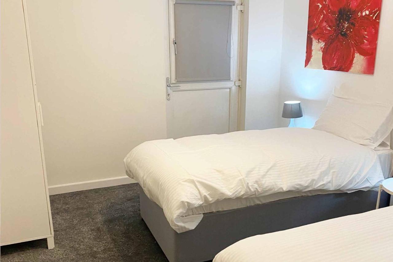 Sutton Contractor Accommodation - Warrington, St Helens Clock Face Kültér fotó