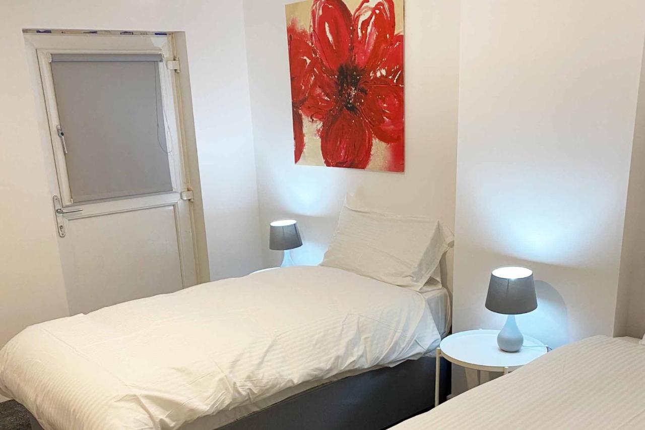 Sutton Contractor Accommodation - Warrington, St Helens Clock Face Kültér fotó