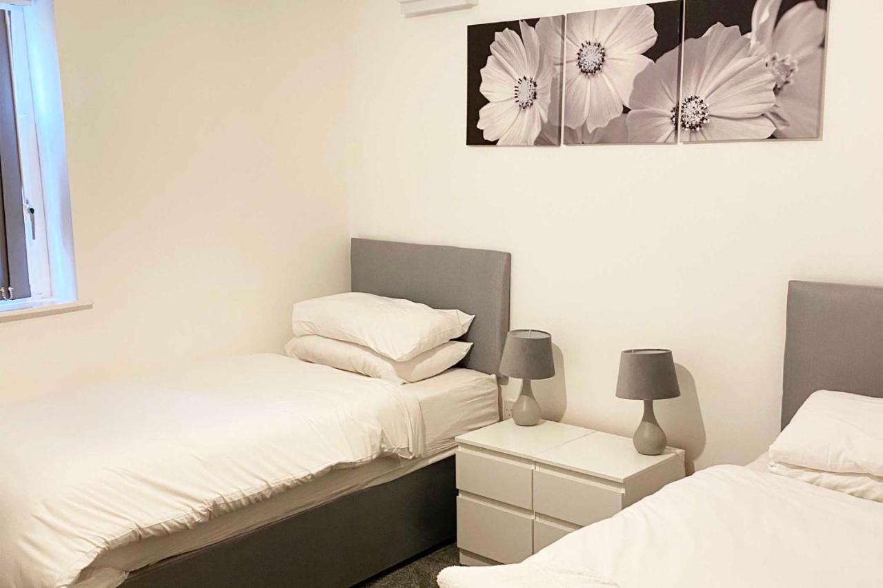 Sutton Contractor Accommodation - Warrington, St Helens Clock Face Kültér fotó